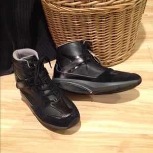 MBT Moja Mid Ankle Boot